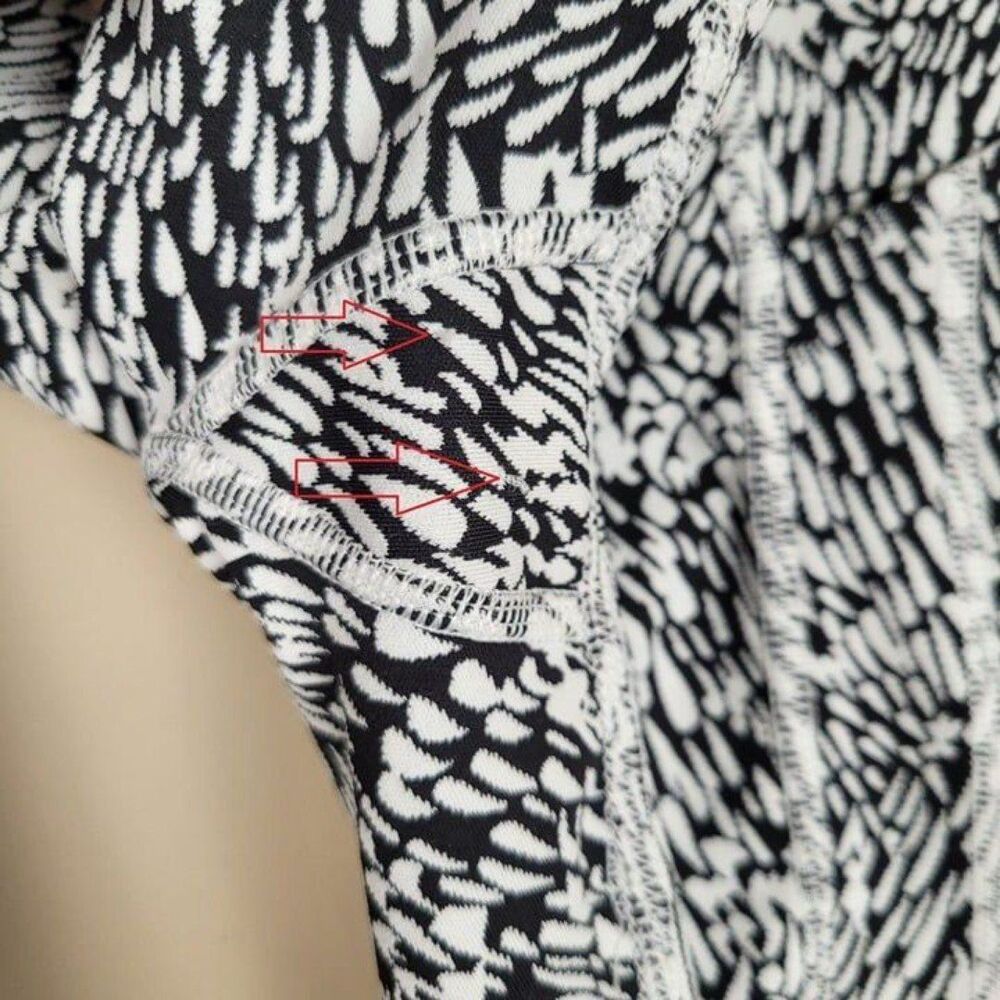 Athleta Size XS Ultimate Stash Textured 7/8 Tight Leggings Tailwind Black White - Picture 10 of 12